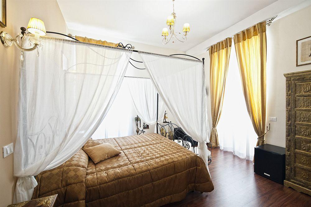 Holidays Rooms Рим Екстериор снимка