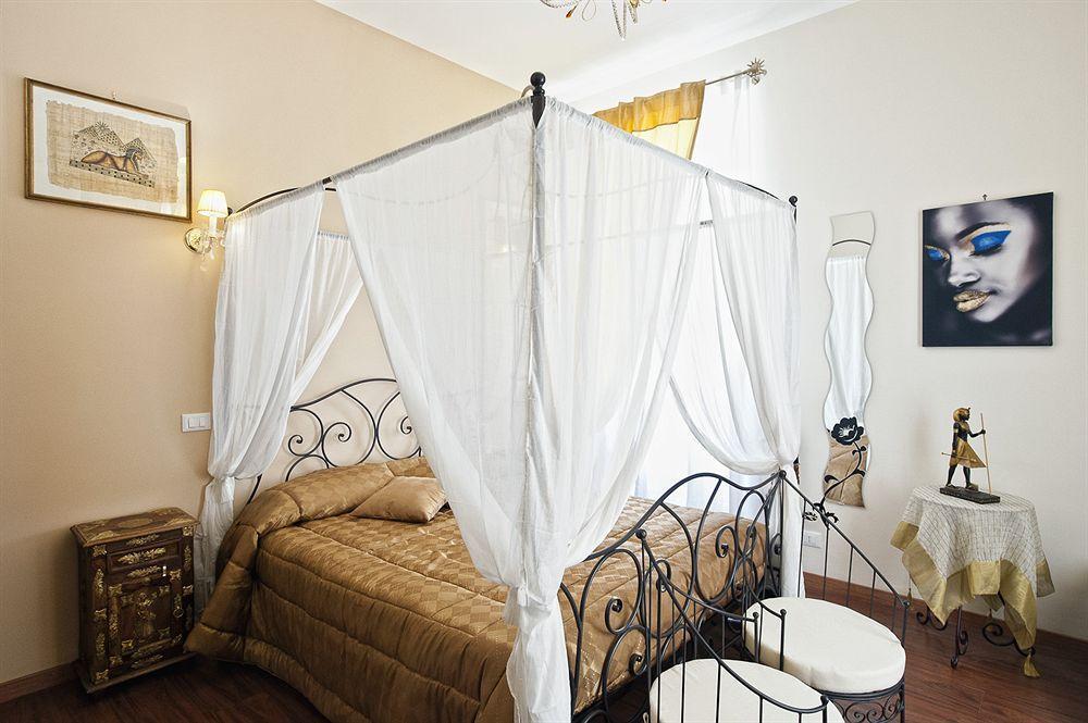Holidays Rooms Рим Екстериор снимка