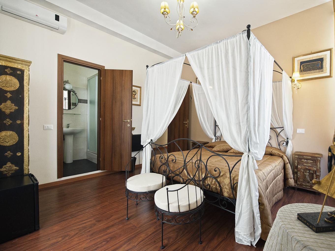 Holidays Rooms Рим Екстериор снимка
