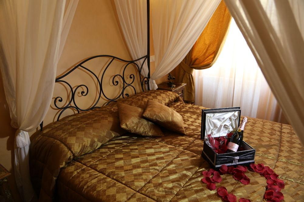 Holidays Rooms Рим Екстериор снимка