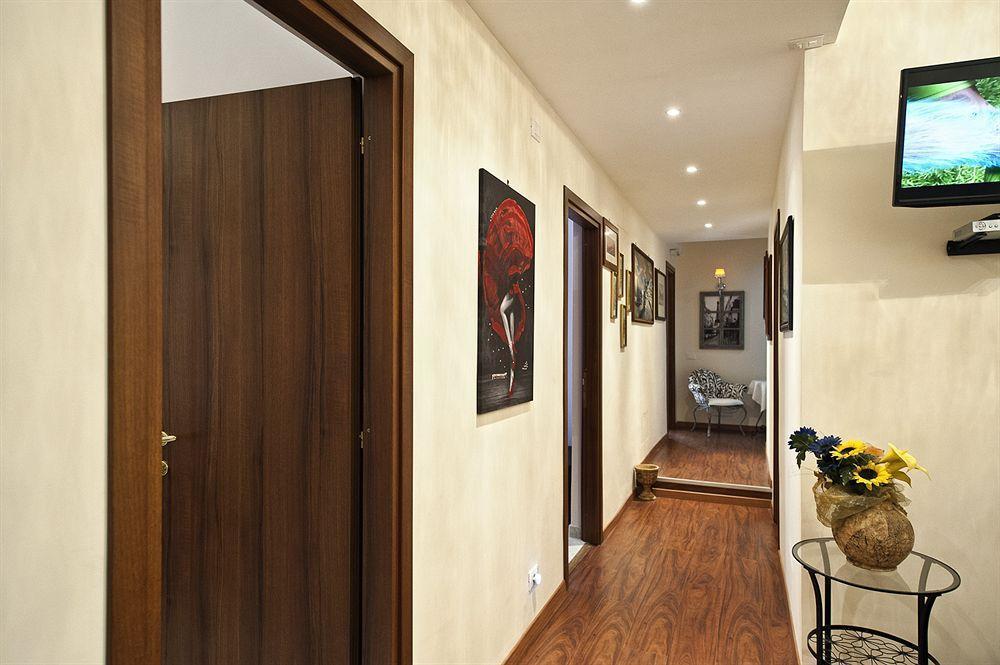 Holidays Rooms Рим Екстериор снимка