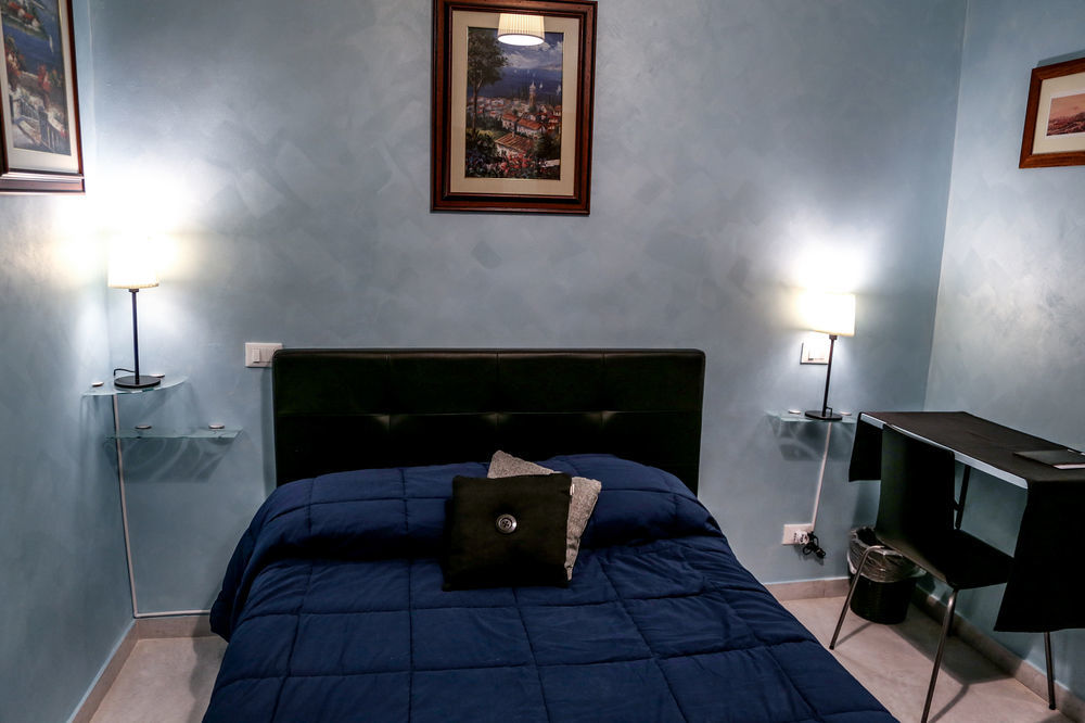 Holidays Rooms Рим Екстериор снимка