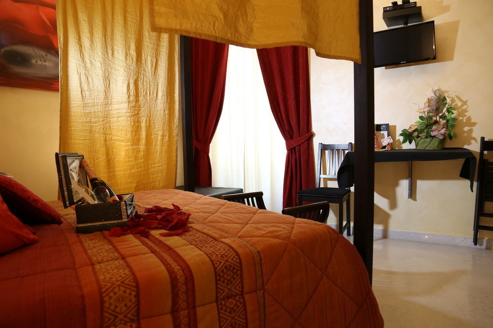 Holidays Rooms Рим Екстериор снимка